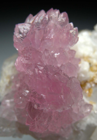 Rose Quartz from Sapucaia Mine, Galileia, Minas Gerais, Brazil [db_pics/pics/p445c.jpg]