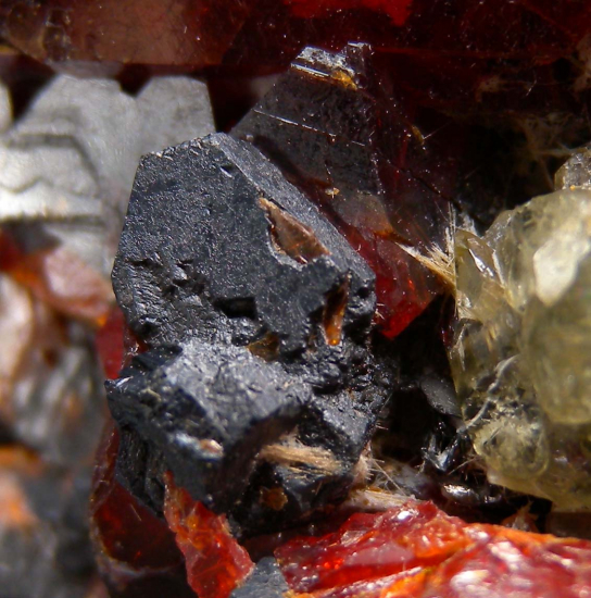 Alabandite on Wurtzite from Merelani Hills, Arusha, Tanzania [db_pics/pics/p469e.jpg]