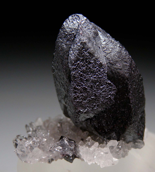 Cinnabar on Quartz from Tongren, Guizhou, China [db_pics/pics/p489a.jpg]