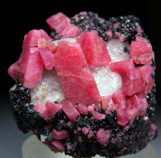 Rhodonite from Franklin, New Jersey, USA [db_pics/pics/p495d.jpg]