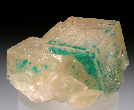 Dioptase in Calcite from Tsumeb, Namibia [db_pics/pics/p517a.jpg]