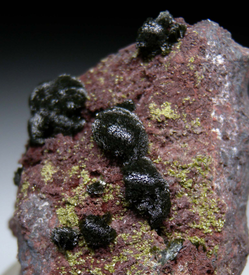 Olivenite from Tsumeb, Namibia [db_pics/pics/p518b.jpg]
