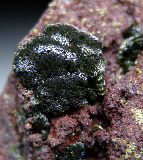 Olivenite from Tsumeb, Namibia [db_pics/pics/p518c.jpg]