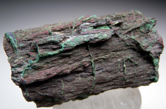 Chalcocite after wood from Nacimiento Mine, Cuba, New Mexico, USA [db_pics/pics/p520c.jpg]