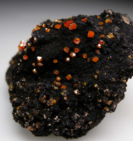 Stolzite from Broken Hill, NSW, Australia [db_pics/pics/p521b.jpg]