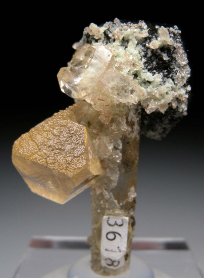 Uvite, Dolomite on Quartz from Pedra Pit, Brumado, Bahia, Brazil [db_pics/pics/p522b.jpg]