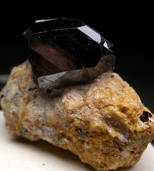 Rutile from Champion Mine, Mono Co., California, USA [db_pics/pics/p537a.jpg]