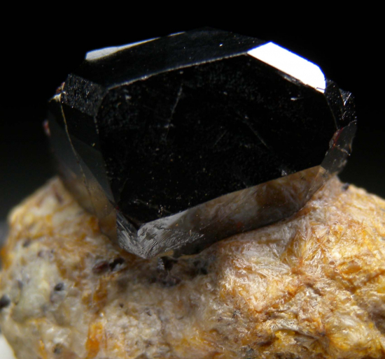 Rutile from Champion Mine, Mono Co., California, USA [db_pics/pics/p537e.jpg]