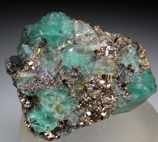 Fluorite with Galena from Milpo Mine, Atacocha mining district, Pasco province, Peru [db_pics/pics/p540b.jpg]
