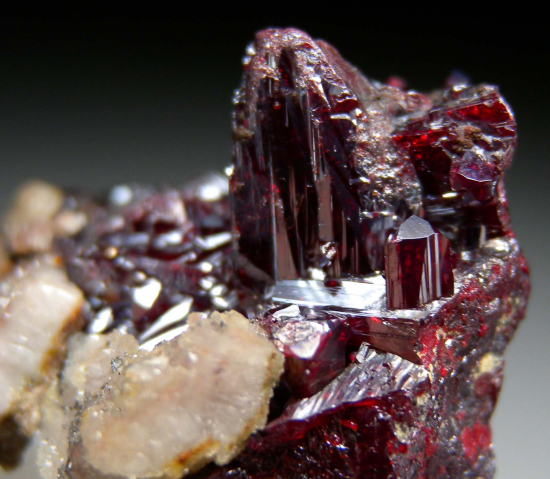 Proustite from Freiberg, Saxony, Germany [db_pics/pics/p556c.jpg]