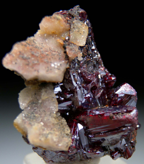 Proustite from Freiberg, Saxony, Germany [db_pics/pics/p556d.jpg]