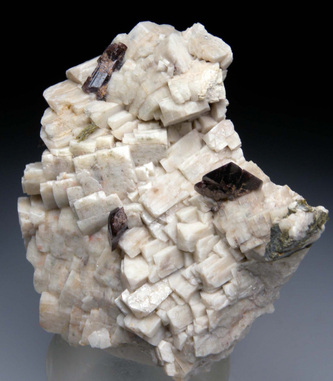 Axinite, Epidote on Albite from Thompson Peak, Plumas County, California, USA [db_pics/pics/p567a.jpg]