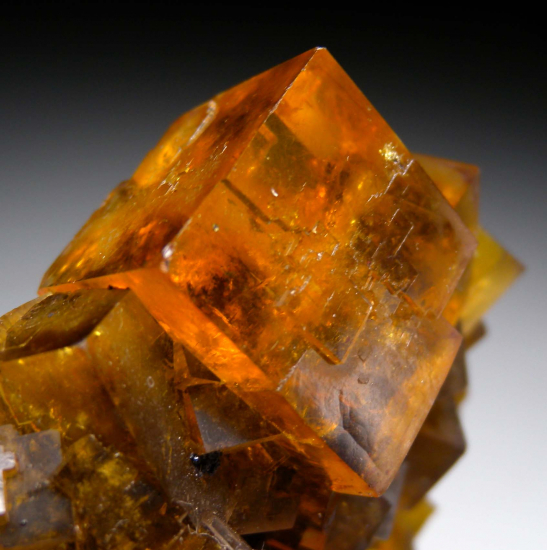 Fluorite from Filon Jaune, Valzergues, Aveyron, Occitanie, France [db_pics/pics/p589e.jpg]