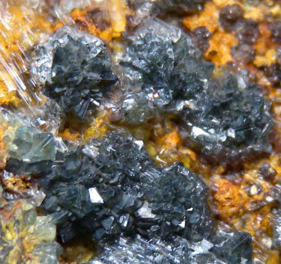 Scorodite with Selenite from Mina Oujela, Mapimi, Durango, Mexico [db_pics/pics/p592e.jpg]