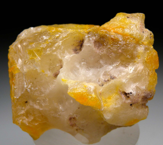 Wulfenite from Mfouati, Bouenza Department, Republic of the Congo [db_pics/pics/p598b.jpg]