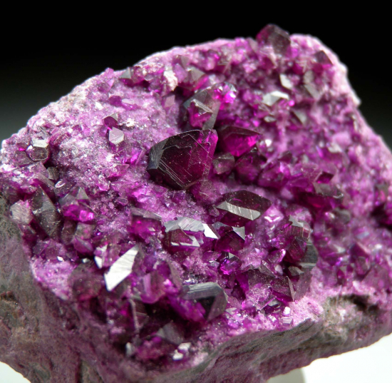 Kammererite from Kop Krom Mine, Kop Daglari, East Anatolia, Turkey [db_pics/pics/p604d.jpg]