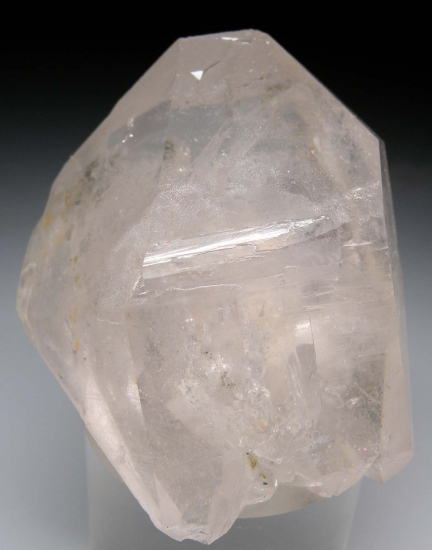Hambergite, Tourmaline on Quartz from Stak Nala, Skardu Dist., Pakistan [db_pics/pics/p613b.jpg]