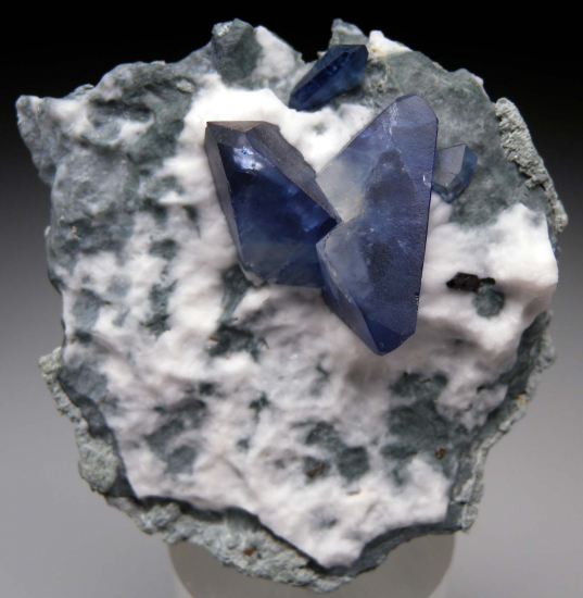 Benitoite from Gem Mine, San Benito Co., California, USA [db_pics/pics/p623a.jpg]