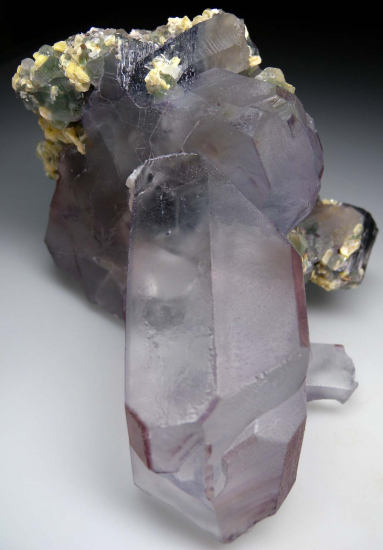 Fluorite, Schorl, Muscovite from Erongo Mtns., Namibia [db_pics/pics/p727d.jpg]