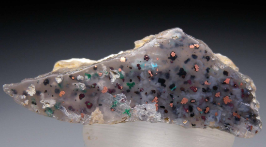 Copper in Chalcedony from Ternate, Indonesia [db_pics/pics/p738a.jpg]