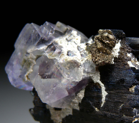 Fluorite on Ferberite from Yaogangxian Mine, Hunan, China [db_pics/pics/p754e.jpg]