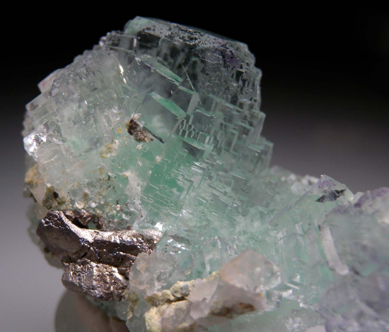 Fluorite with Arsenopyrite from Yaogangxian Mine, Hunan, China [db_pics/pics/p755b.jpg]