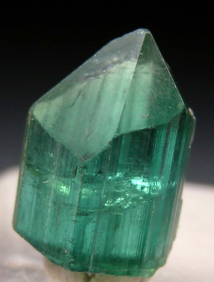 Tourmaline from Mt. Apatite, Auburne, Maine, USA [db_pics/pics/p764b.jpg]