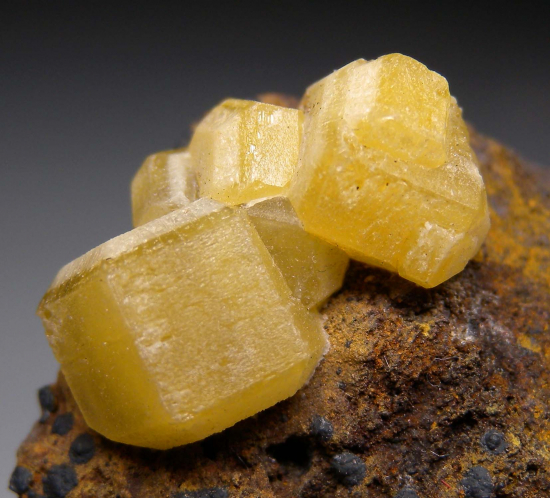 Mimetite from Mt. Bonnie Mine, Northern Territory, Australia [db_pics/pics/p826c.jpg]