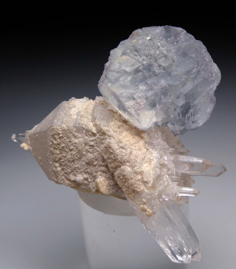 Fluorite on Quartz from Yaogangxian Mine, Hunan, China [db_pics/pics/p828b.jpg]