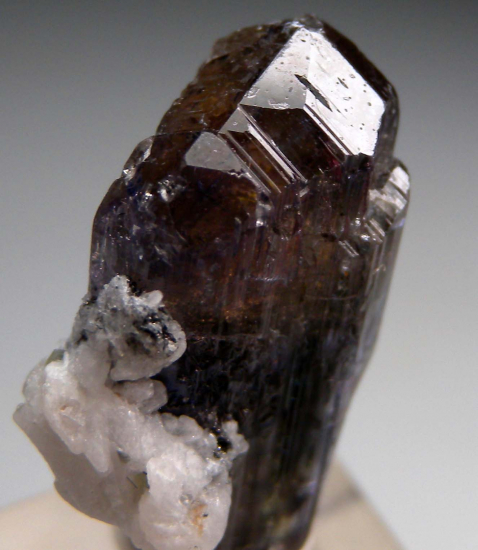 Calcite on Tanzanite (DT) from Merelani Hills, Arusha, Tanzania [db_pics/pics/p841d.jpg]