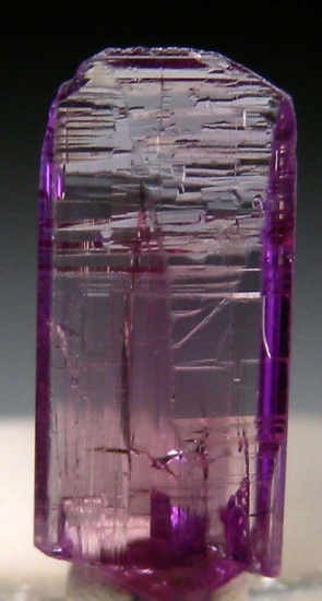 Tanzanite (pink!) from Merelani Hills, Arusha, Tanzania [db_pics/pics/p855a.jpg]