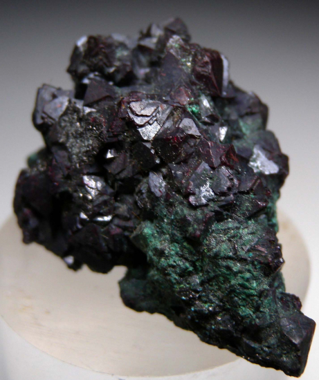 Cuprite from Bisbee, Cochise Co., Arizona, USA [db_pics/pics/p876c.jpg]