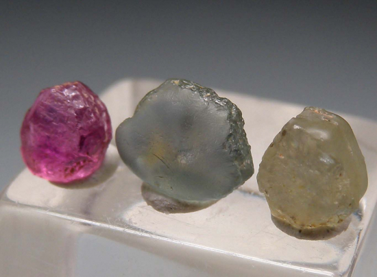 Sapphire from Rock Creek, Montana, USA [db_pics/pics/p891b.jpg]