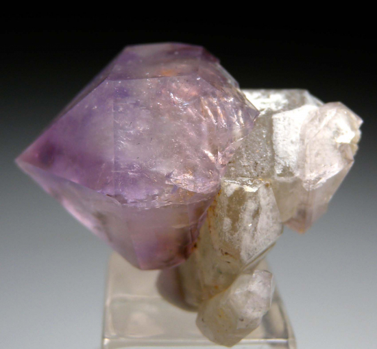 Amethyst from Mono Lake area, Mono Co., California, USA [db_pics/pics/p892c.jpg]