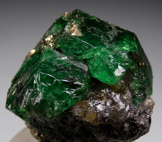 Tsavorite from Merelani Hills, Arusha, Tanzania [db_pics/pics/p927d.jpg]