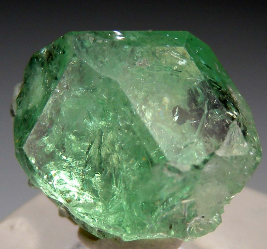 Tsavorite from Merelani Hills, Arusha, Tanzania [db_pics/pics/p930b.jpg]