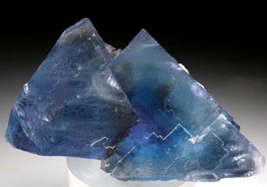 Fluorite from Minerva Mine, Cave-in-Rock, Hardin Co., Illinois, USA [db_pics/pics/p931a.jpg]