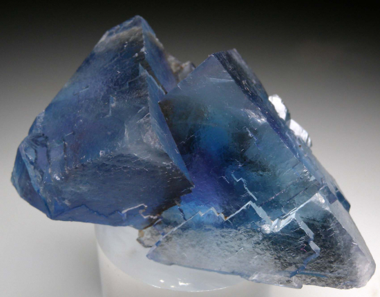 Fluorite from Minerva Mine, Cave-in-Rock, Hardin Co., Illinois, USA [db_pics/pics/p931c.jpg]