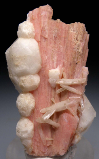Serandite, Analcime, Natrolite, Rhodochrosite from Mont St. Hilaire, Quebec, Canada [db_pics/pics/p959a.jpg]