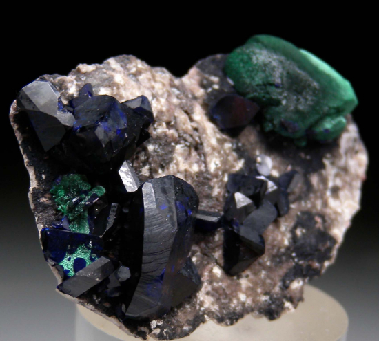 Azurite, Malachite after Azurite from Ajo, Pima Co., Arizona, USA [db_pics/pics/p977b.jpg]
