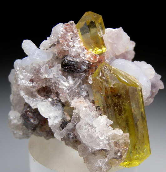 Apatite from Cerro Mercado, Durango, Mexico [db_pics/pics/p979a.jpg]