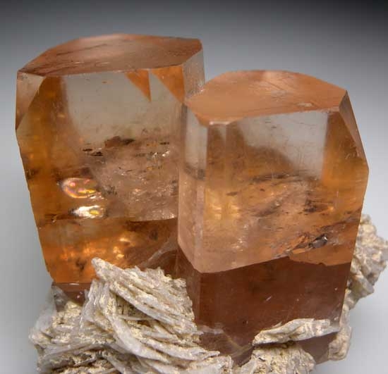 Topaz from Shigar Valley, Skardu Dist., Pakistan [db_pics/pics/pak114c.jpg]