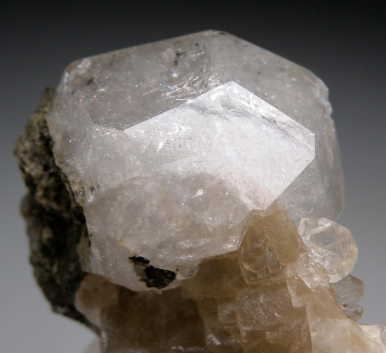 Analcime from Ljosa Quarry, Faroe Islands, Denmark [db_pics/pics/r101b.jpg]