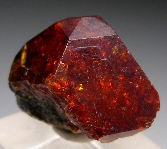 Microlite from Macoa, Alto Ligonha Pegmatite Field, Zambezia Prov., Mozambique [db_pics/pics/r143a.jpg]