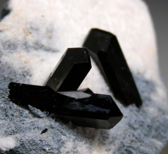 Neptunite from Gem Mine, San Benito Co., California, USA [db_pics/pics/r168d.jpg]