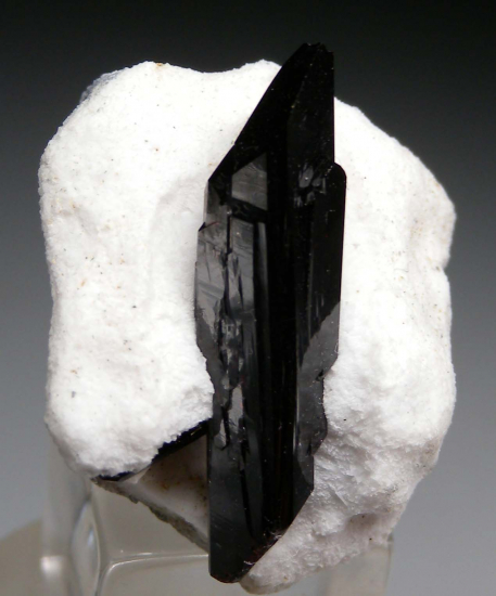 Neptunite (DT) from Gem Mine, San Benito Co., California, USA [db_pics/pics/r170d.jpg]