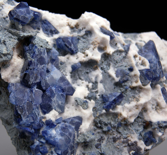 Benitoite from Gem Mine, San Benito Co., California, USA [db_pics/pics/r172b.jpg]