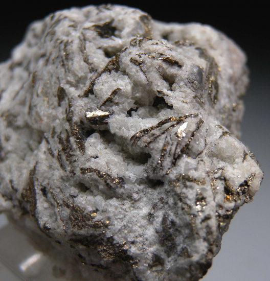 Calaverite from Cripple Creek, Teller Co., Colorado, USA [db_pics/pics/r188b.jpg]