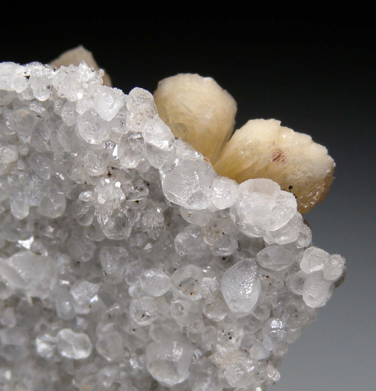 Stilbite, Calcite from New Street Quarry, Paterson, New Jersey, USA [db_pics/pics/r195d.jpg]