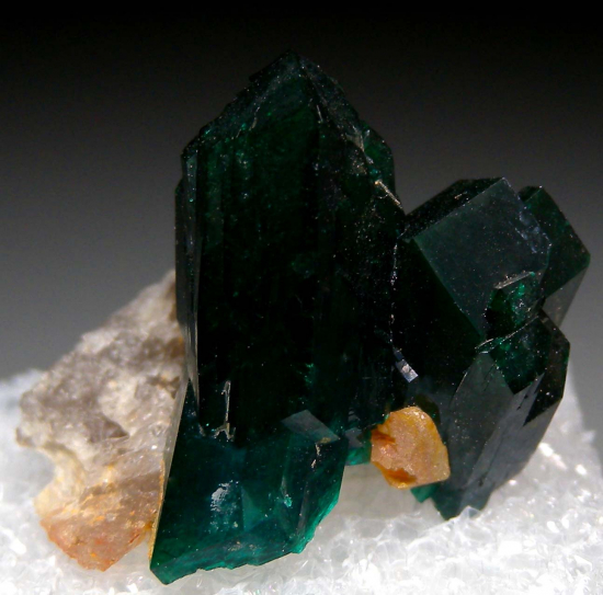 Dioptase on Quartz from Kaokaveld, Kunene Region, Namibia [db_pics/pics/r224a.jpg]